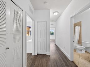 8766 NW 112th Path, Doral FL 33178
