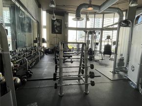 690 SW 1st Ct 1709, Miami FL 33130