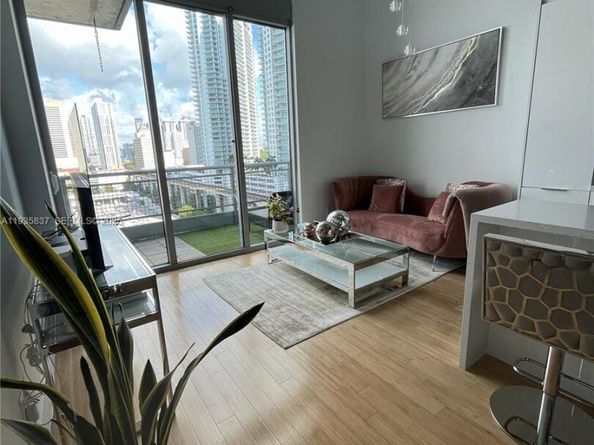 690 SW 1st Ct 1709, Miami FL 33130