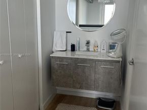 690 SW 1st Ct 1709, Miami FL 33130