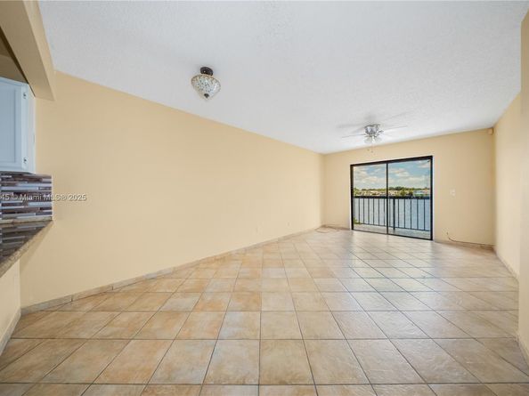 5689 W 28th Ave 5689, Hialeah FL 33016