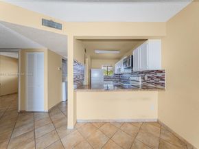 5689 W 28th Ave 5689, Hialeah FL 33016