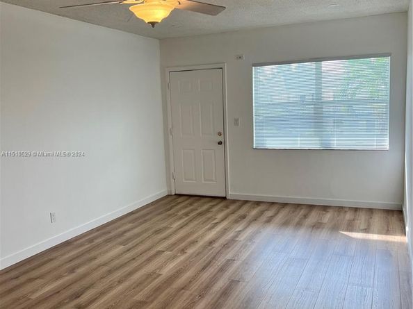 55 NW 204th St 20, Miami Gardens FL 33169