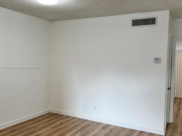 55 NW 204th St 20, Miami Gardens FL 33169
