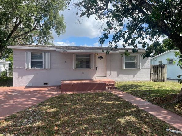 6437 Custer St, Hollywood FL 33024