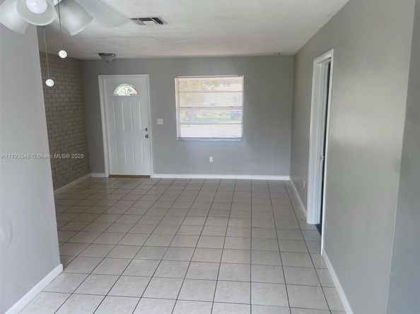 6437 Custer St, Hollywood FL 33024