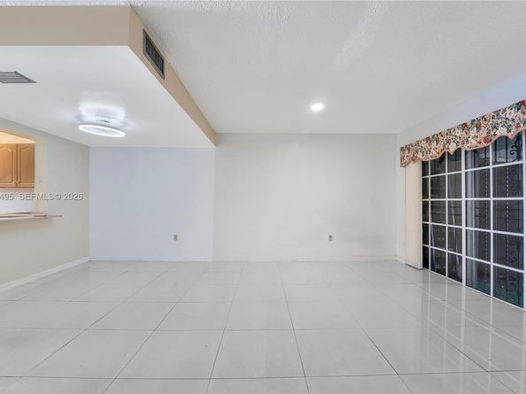 5433 NW 169th St, Miami Gardens FL 33055