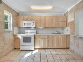 5433 NW 169th St, Miami Gardens FL 33055