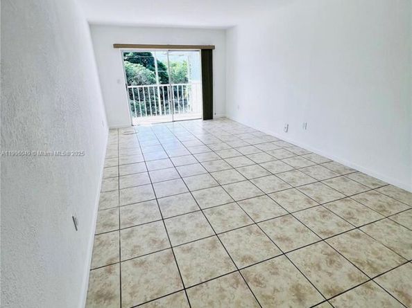 12290 NE 11th Ct 305, North Miami FL 33161