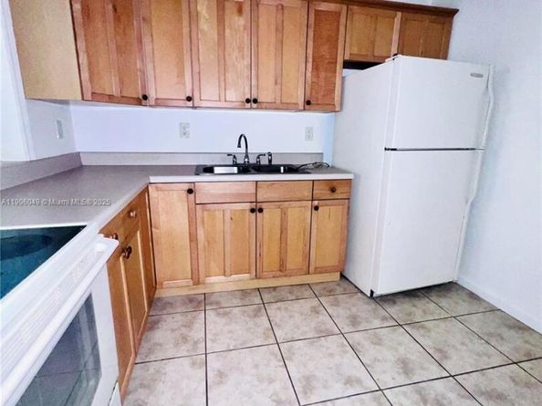 12290 NE 11th Ct 305, North Miami FL 33161