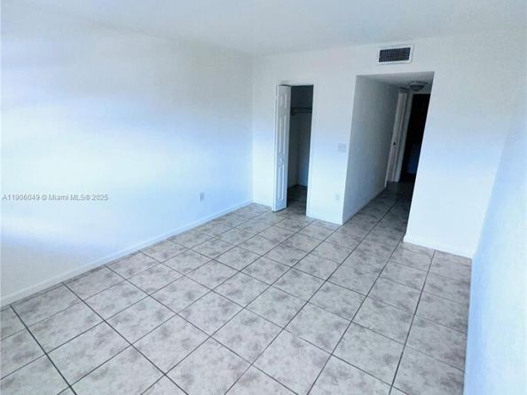 12290 NE 11th Ct 305, North Miami FL 33161