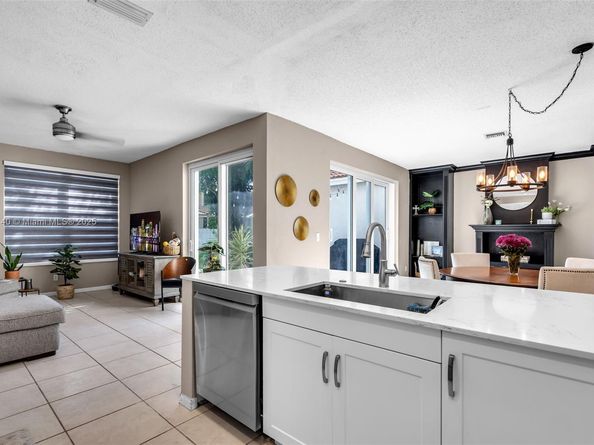 845 NW 132nd Ave, Pembroke Pines FL 33028