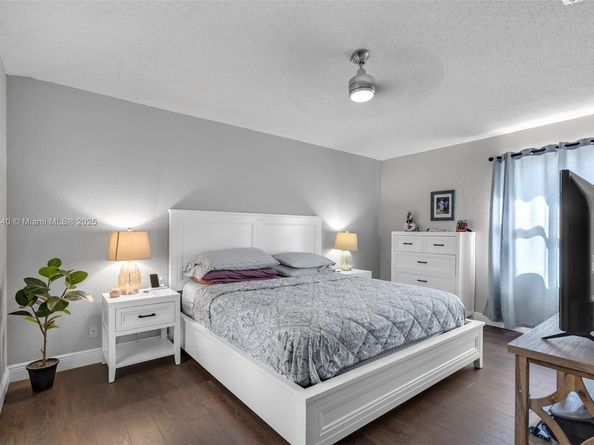 845 NW 132nd Ave, Pembroke Pines FL 33028