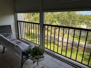 9180 SE Fontainebleau Blvd 302, Miami FL 33172