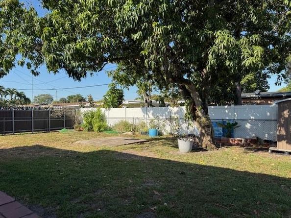 3020 SW 64th Ave, Miramar FL 33023