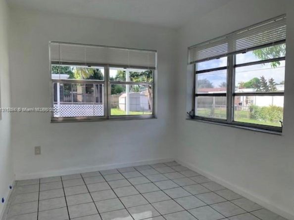 3020 SW 64th Ave, Miramar FL 33023