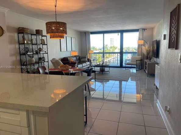 4800 Bayview Dr 505, Fort Lauderdale FL 33308