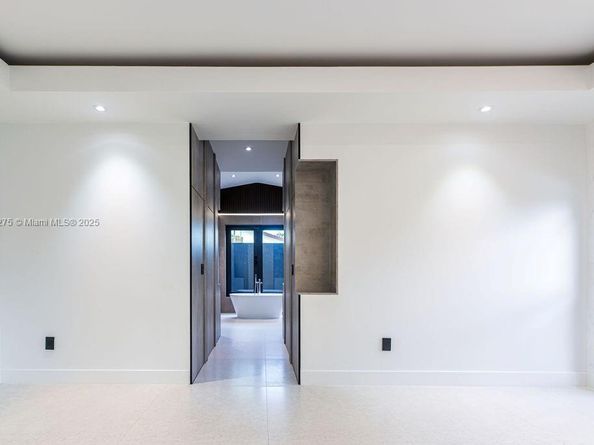 6650 SW 94th ave, Miami FL 33173