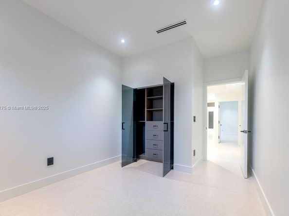 6650 SW 94th ave, Miami FL 33173