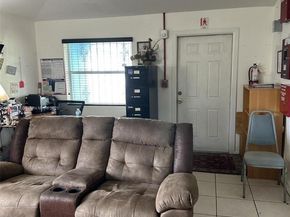 2622 NW 47th St, Miami FL 33142