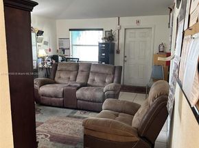 2622 NW 47th St, Miami FL 33142