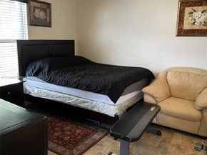 2622 NW 47th St, Miami FL 33142
