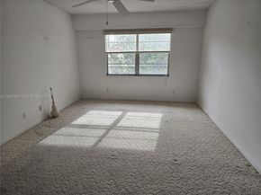 1000 SW 128th Ter 410V, Pembroke Pines FL 33027