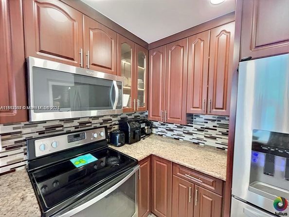 7100 NW 17th St 210, Plantation FL 33313