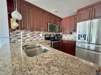 7100 NW 17th St