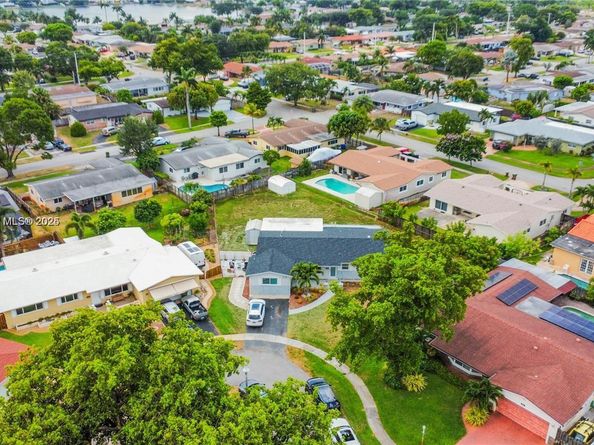 8441 NW 18th St, Pembroke Pines FL 33024