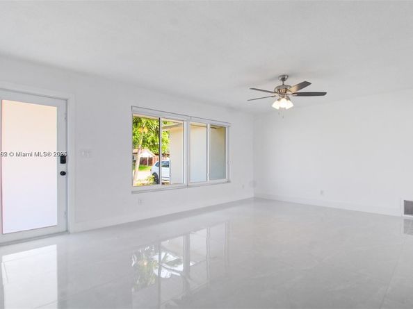 8441 NW 18th St, Pembroke Pines FL 33024