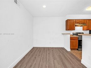 833 Riverside Dr 811, Coral Springs FL 33071