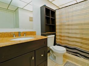 921 NE 199th St 107, Miami FL 33179