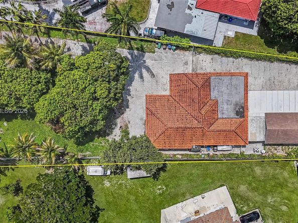 Undisclosed Address #A12036914, Miami FL 33167