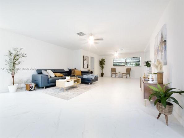 11390 NW 37th St, Coral Springs FL 33065