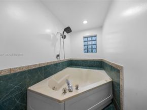 11390 NW 37th St, Coral Springs FL 33065