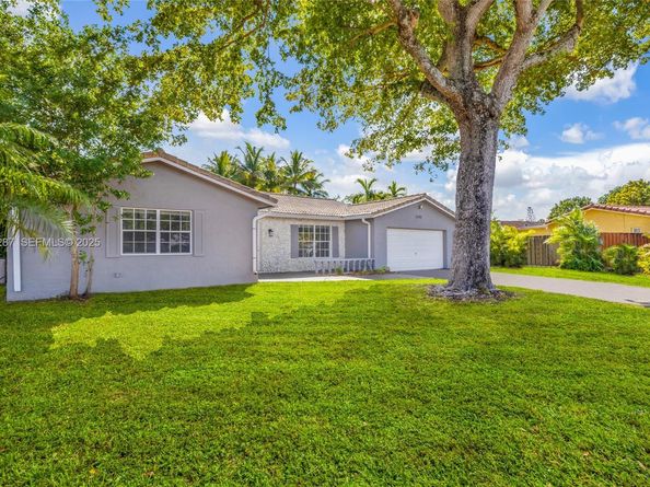 11390 NW 37th St, Coral Springs FL 33065