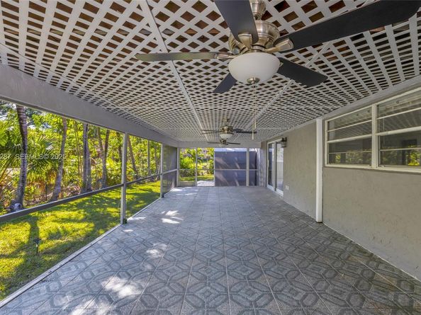 11390 NW 37th St, Coral Springs FL 33065