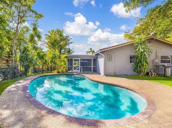 11390 NW 37th St, Coral Springs FL 33065