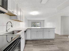 4800 Hillcrest Ln 207, Hollywood FL 33021