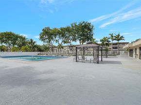 4800 Hillcrest Ln 207, Hollywood FL 33021