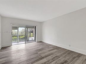 4800 Hillcrest Ln 207, Hollywood FL 33021