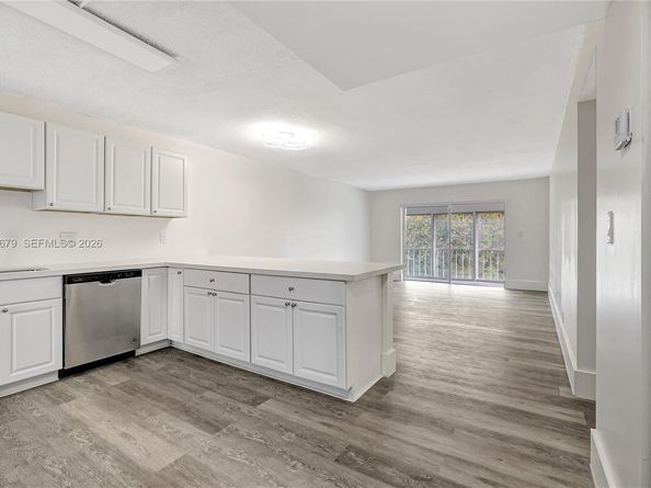 4800 Hillcrest Ln 207, Hollywood FL 33021