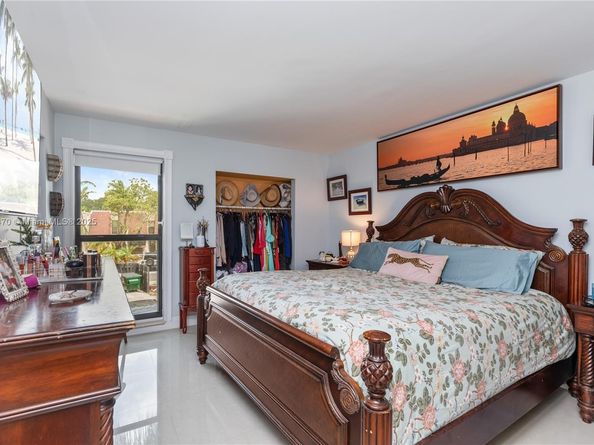 8956 Palm Tree Ln 8956, Pembroke Pines FL 33024