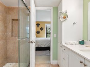 8956 Palm Tree Ln 8956, Pembroke Pines FL 33024