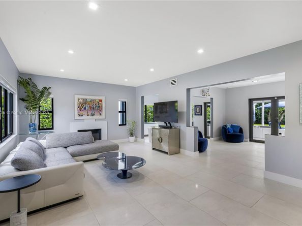 6166 Pine Tree Dr, Miami Beach FL 33140