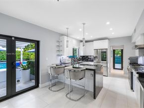 6166 Pine Tree Dr, Miami Beach FL 33140