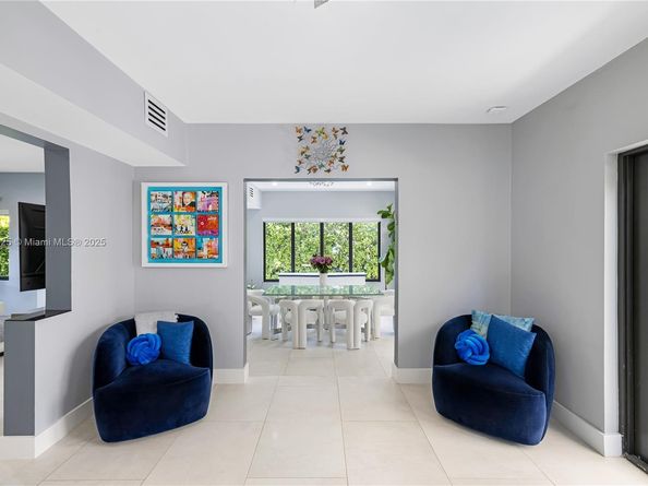 6166 Pine Tree Dr, Miami Beach FL 33140