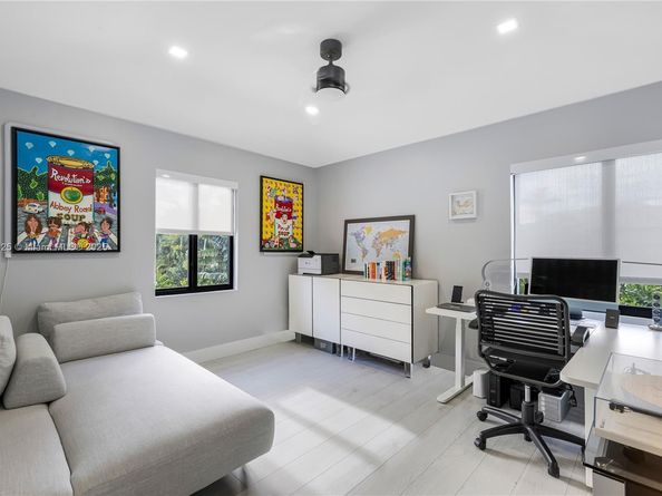 6166 Pine Tree Dr, Miami Beach FL 33140