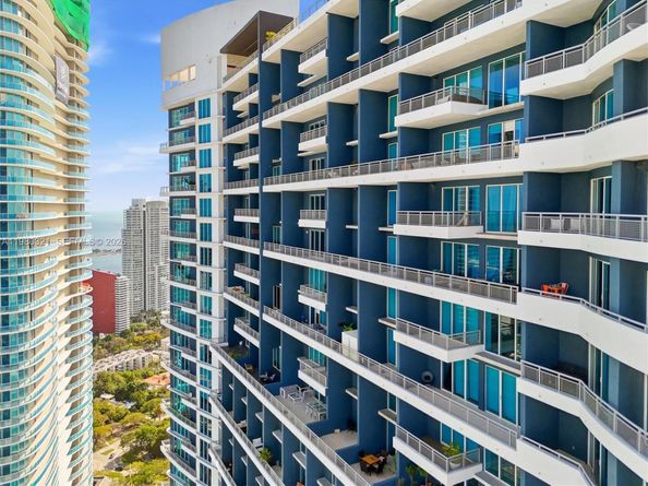 60 SW 13th St 4414, Miami FL 33130